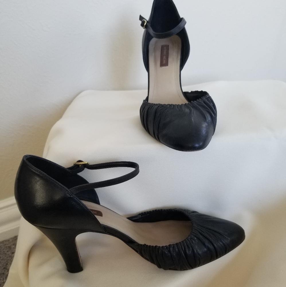 Black heel closed toe
